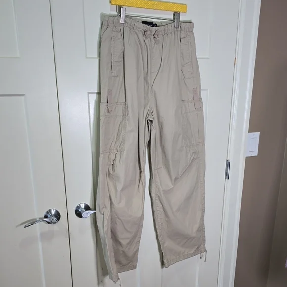 3/$30 Refuge Tan Cargo Pants Relaxed Fit Cotton - Picture 1 of 7